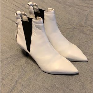 H&M STUDIO, 💯 LEATHER, pointy white boots